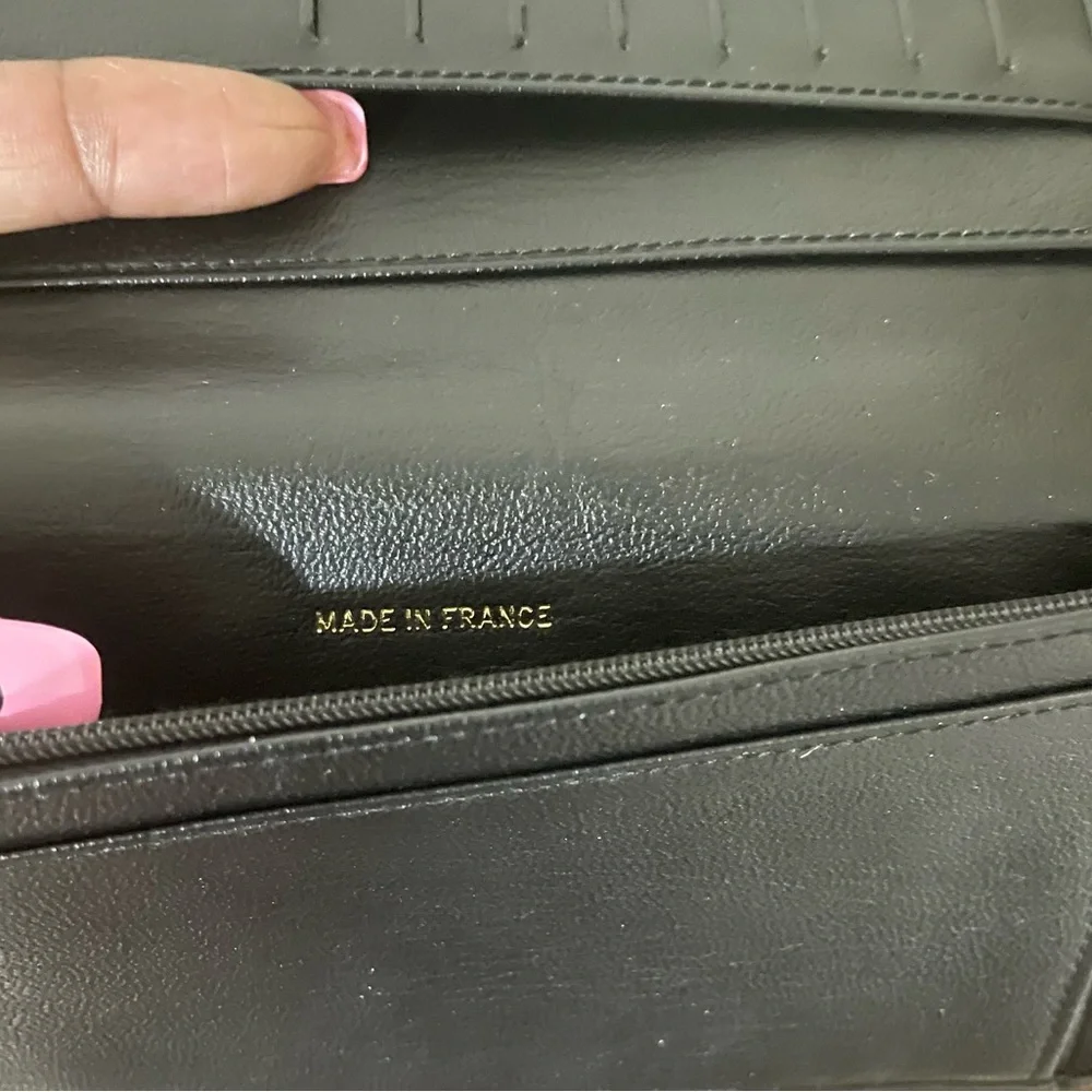 CHANEL Calfskin wallet NWOT w/ COA and box! 🌟💫 - Picture 3 of 17